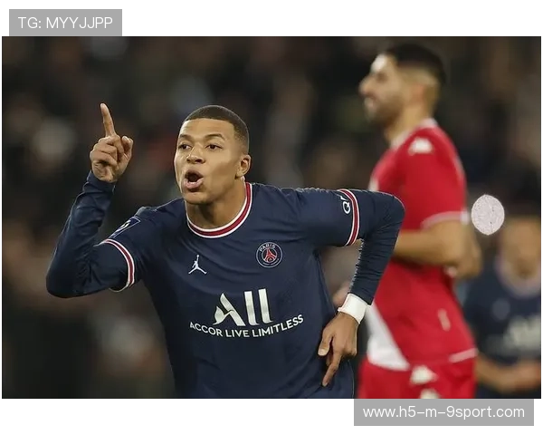 姆巴佩突破防线，巴黎圣日耳曼3-0完胜摩纳哥继续领跑法甲